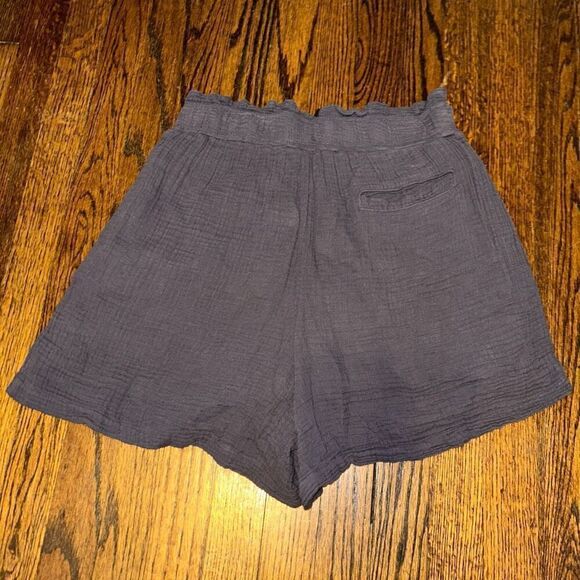 New Monrow shorts - Picture 2 of 3